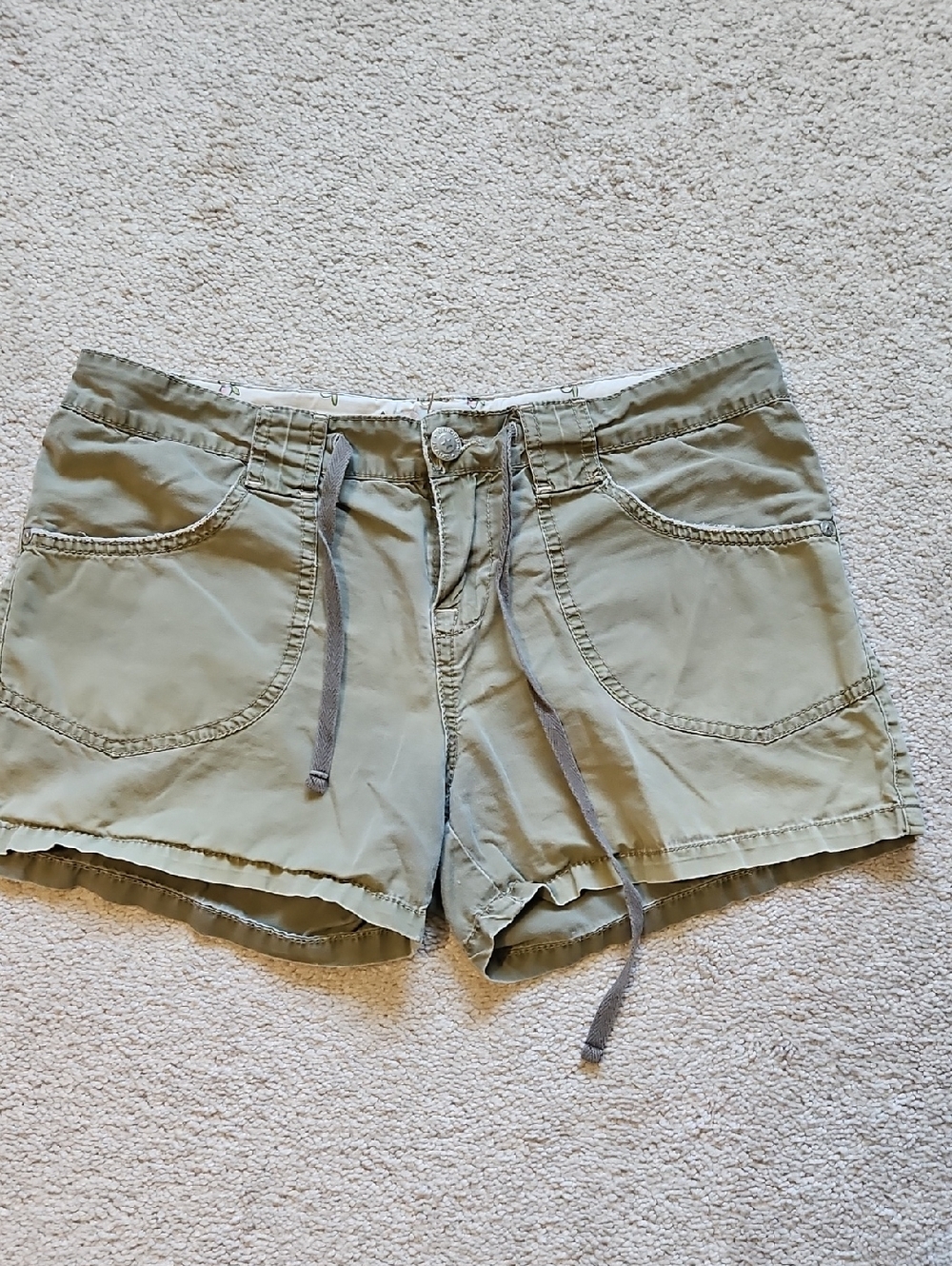 Vintage UNIONBAY Olive Green Drawstring Women's Shorts